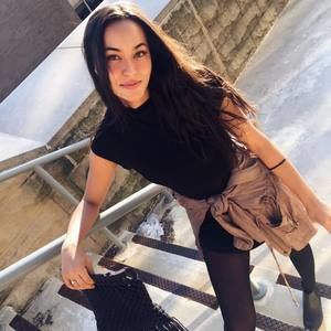 Meet your Posher, Karina